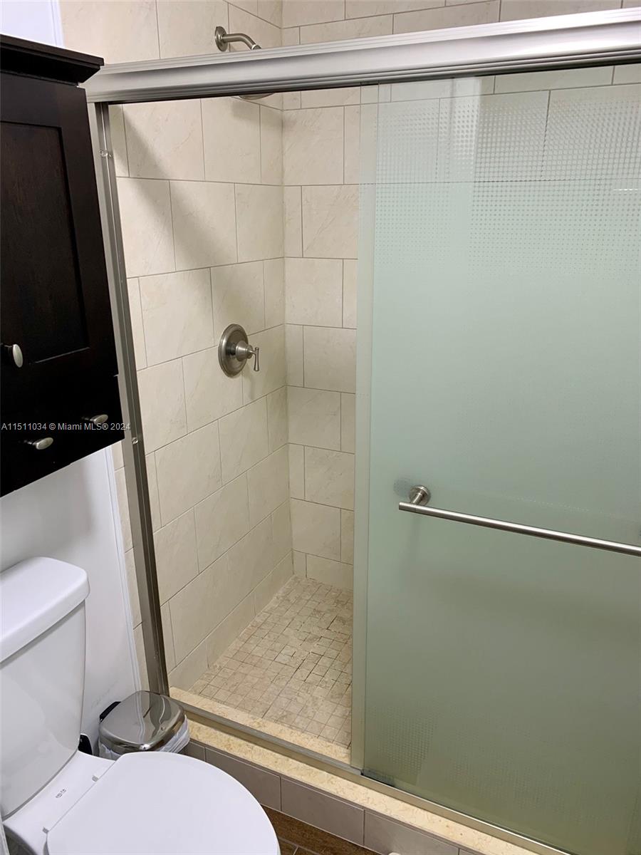 DORAL PARK C CLUB VILLAS - Residential Lease