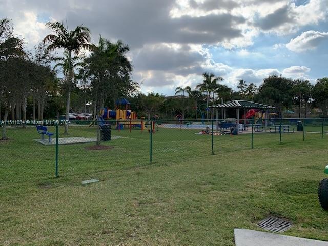 DORAL PARK C CLUB VILLAS - Residential Lease