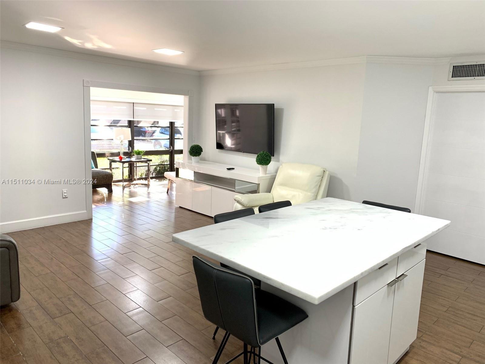 DORAL PARK C CLUB VILLAS - Residential Lease