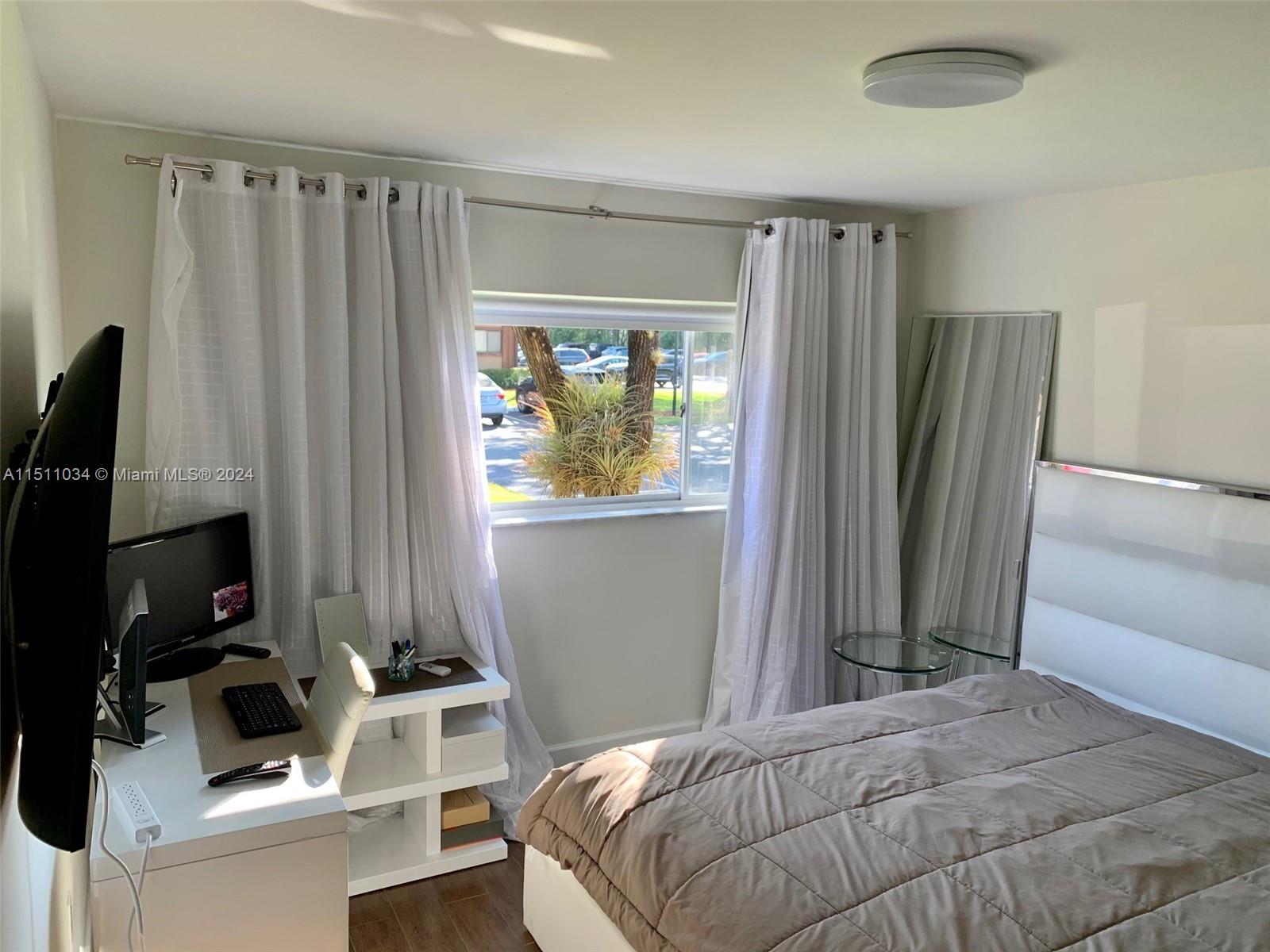 DORAL PARK C CLUB VILLAS - Residential Lease