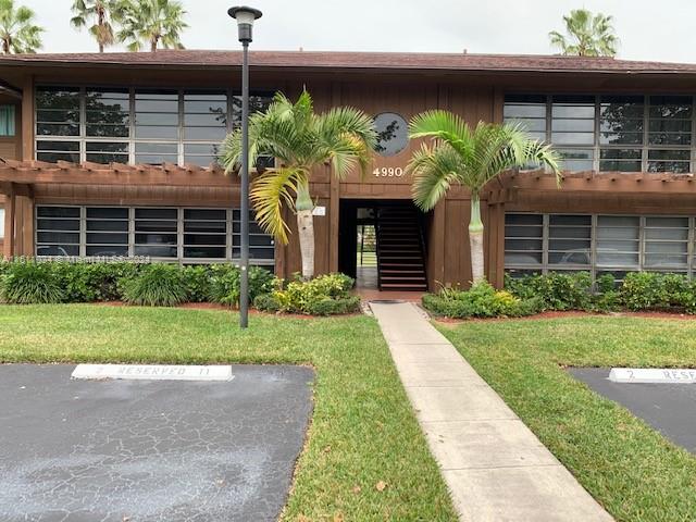 DORAL PARK C CLUB VILLAS - Residential Lease