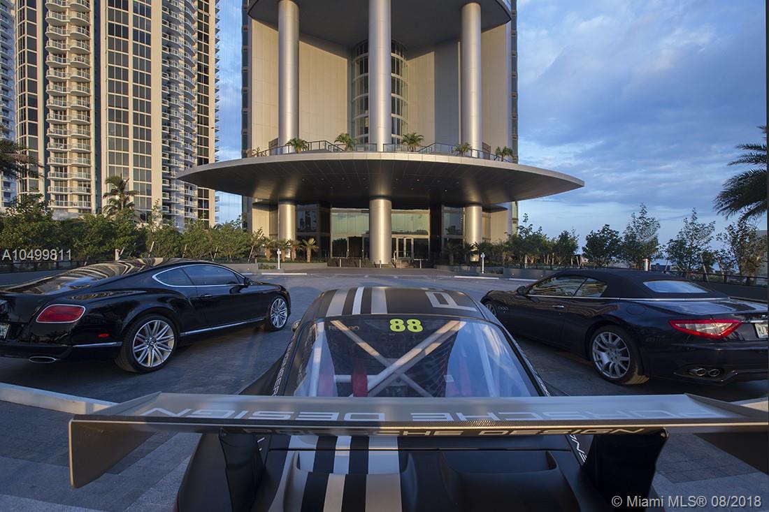 18555 COLLINS AVENUE COND - Residential