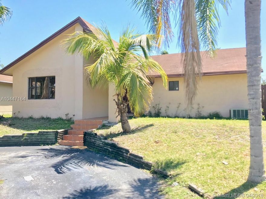 3 Bed Rooms 2 Bath, great deal, priced to sale. For Sale AS-IS