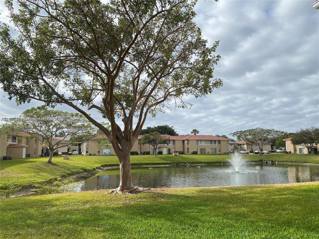 Photo of 10066 Twin Lakes Dr #5-C, Coral Springs, FL 33071 (MLS # A11420997)