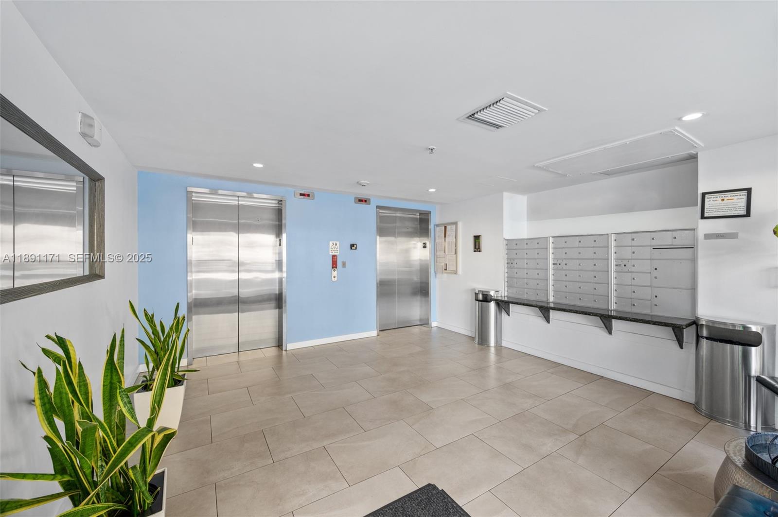 2740 SW 28th Ter 306