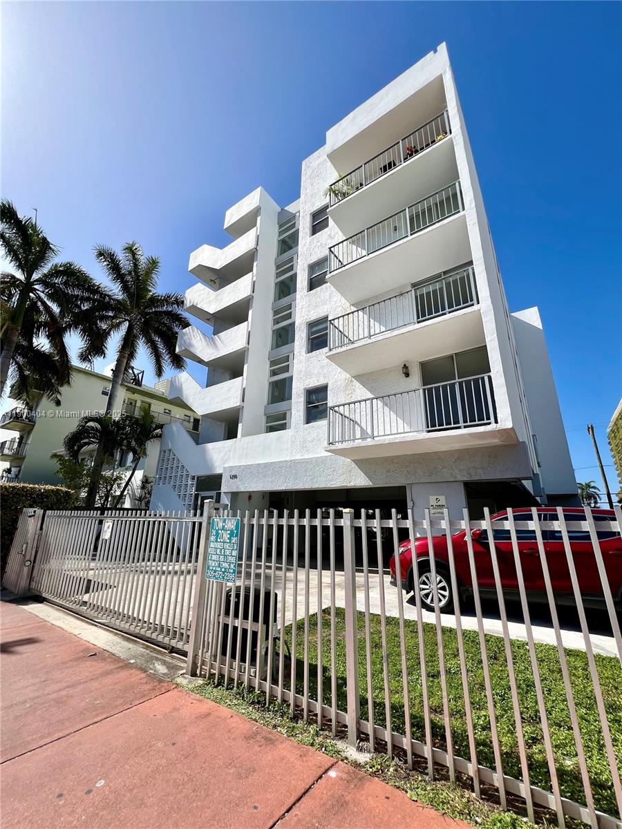 FLAMINGO TOWERS CONDO - Residential Lease