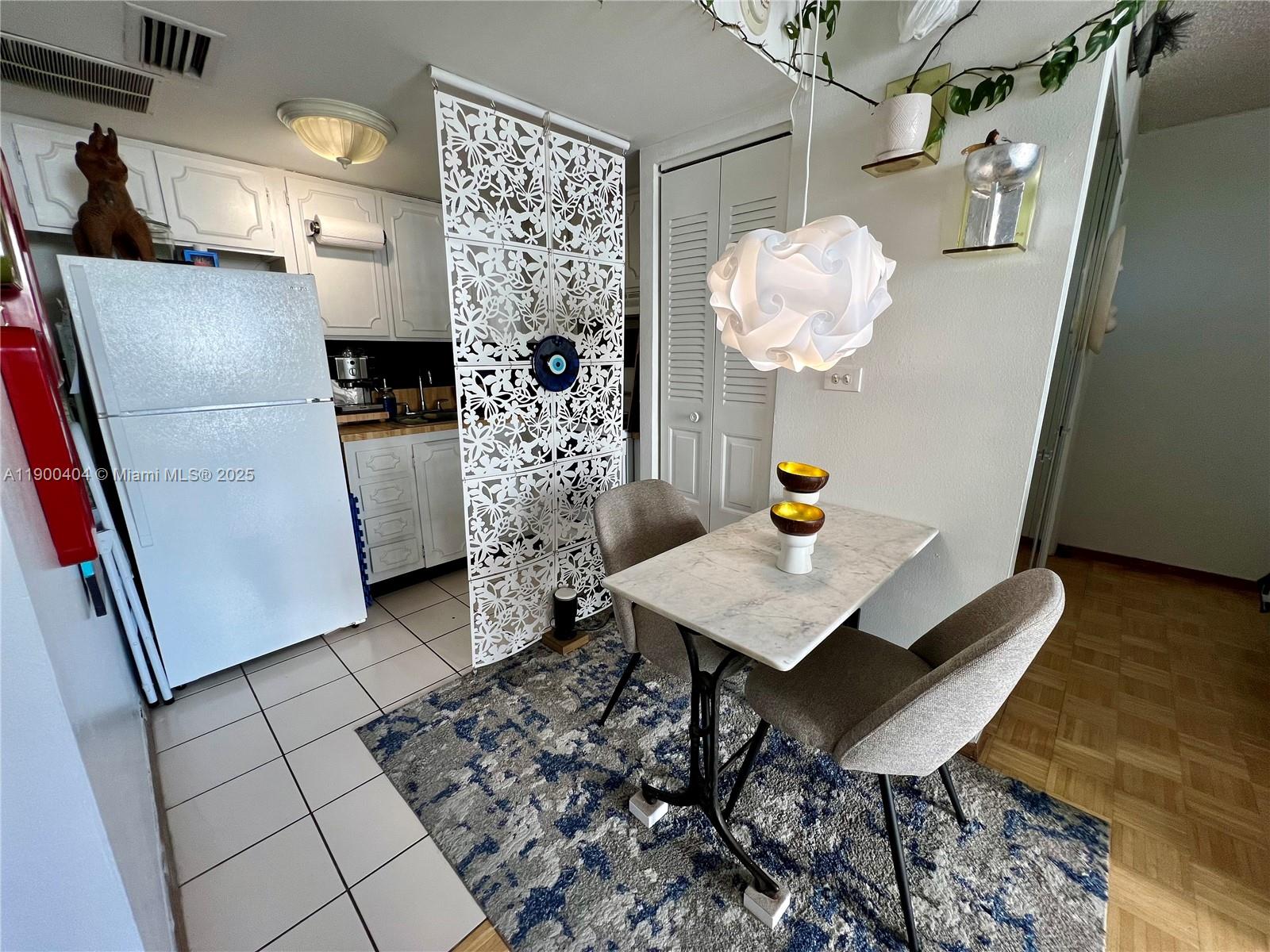 FLAMINGO TOWERS CONDO - Residential Lease