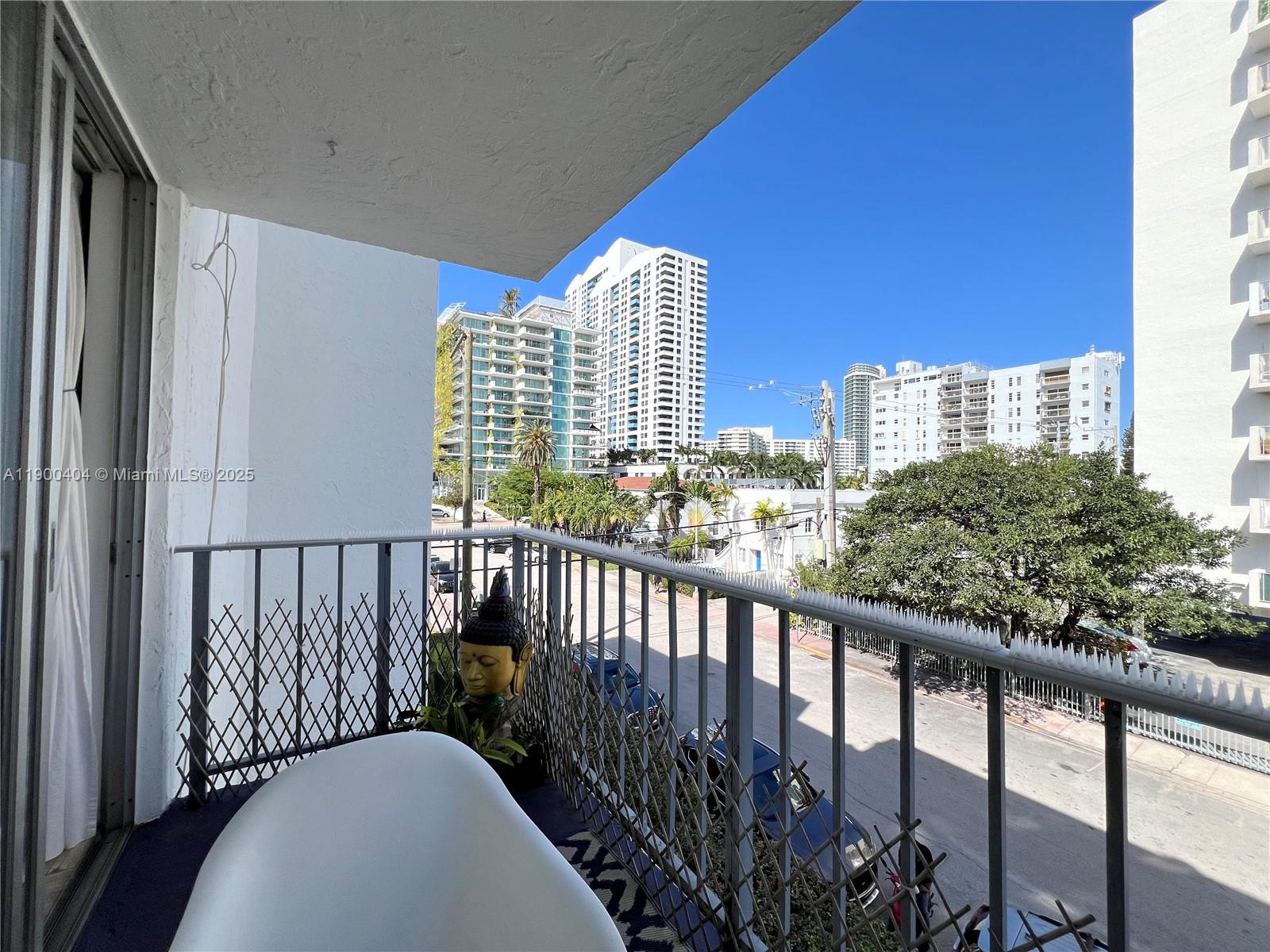 FLAMINGO TOWERS CONDO - Residential Lease