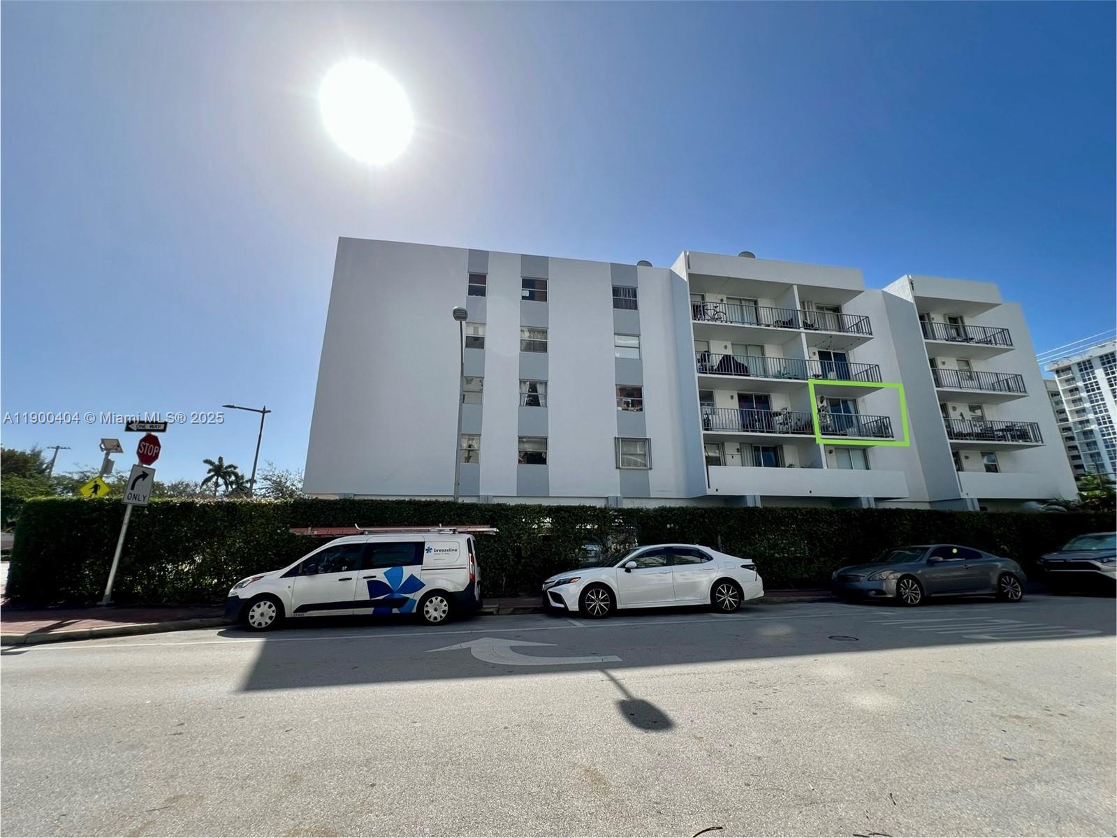 FLAMINGO TOWERS CONDO - Residential Lease