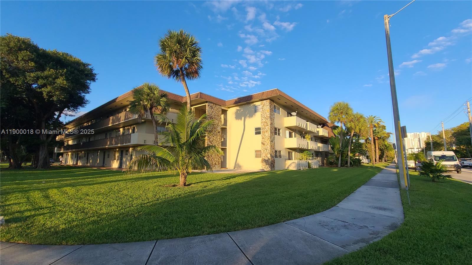 DADELAND PARK CONDO - Residential Lease