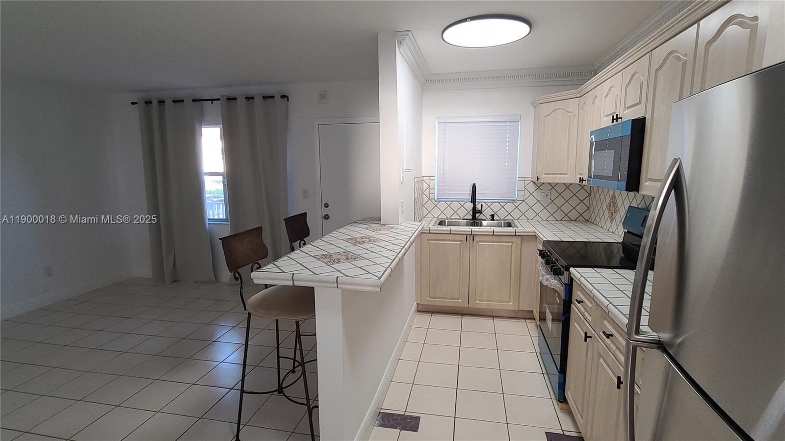 DADELAND PARK CONDO - Residential Lease