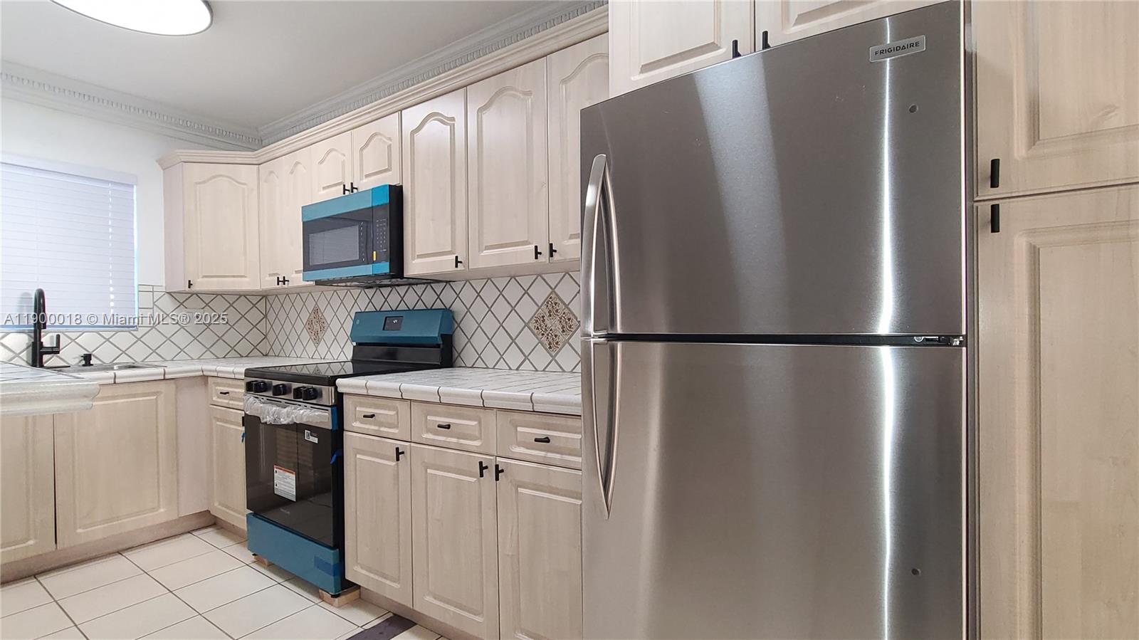 DADELAND PARK CONDO - Residential Lease