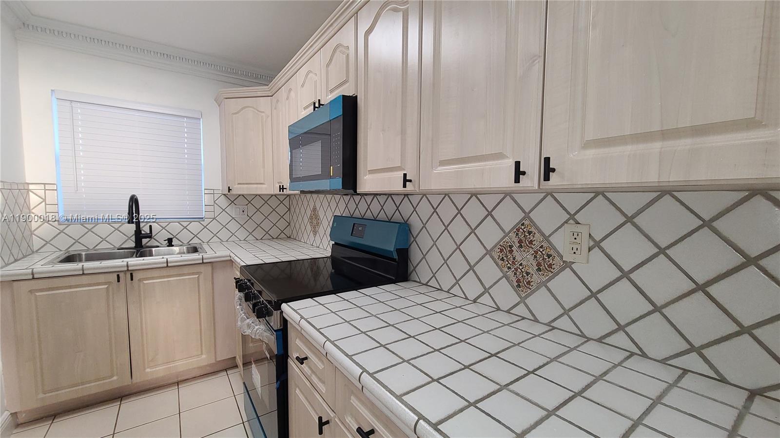 DADELAND PARK CONDO - Residential Lease