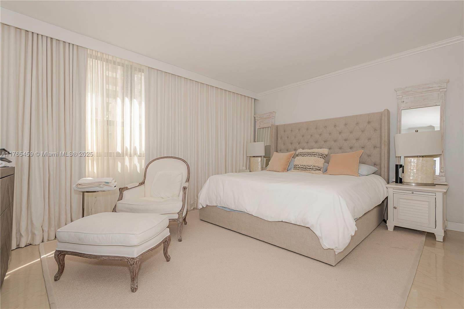 10185 Collins Ave 212
