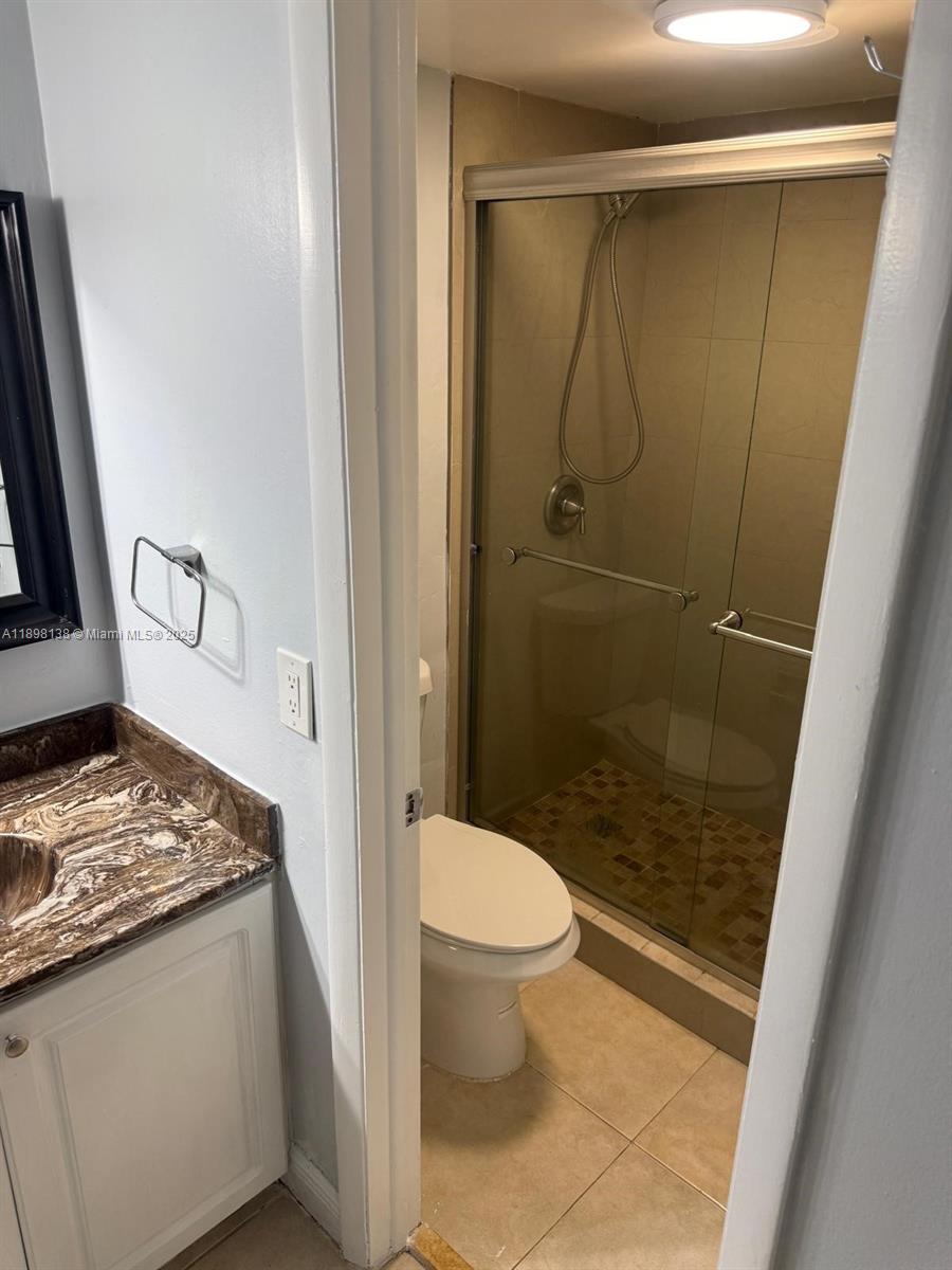 SOVEREIGNS CONDO - Residential Lease