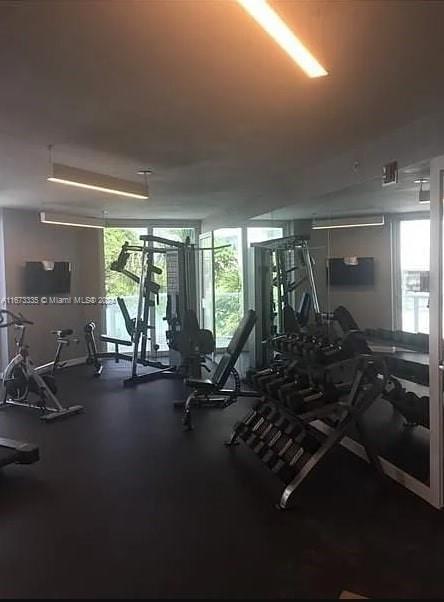 9821 E Bay Harbor Dr PH-905