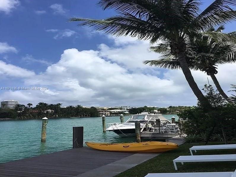 9821 E Bay Harbor Dr PH-905