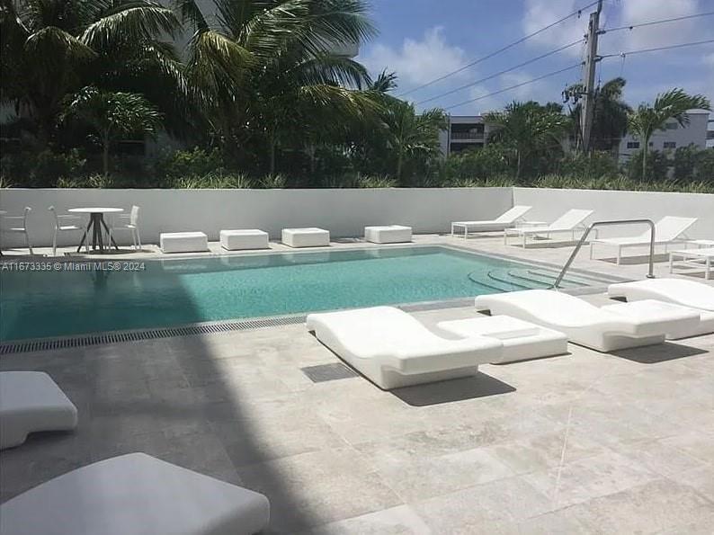 9821 E Bay Harbor Dr PH-905