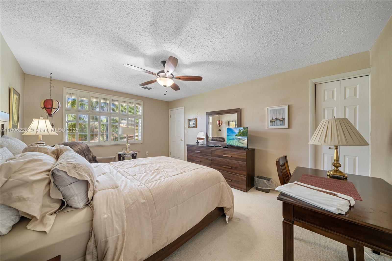 BRIAR BAY TWNHS ESTATES - Residential