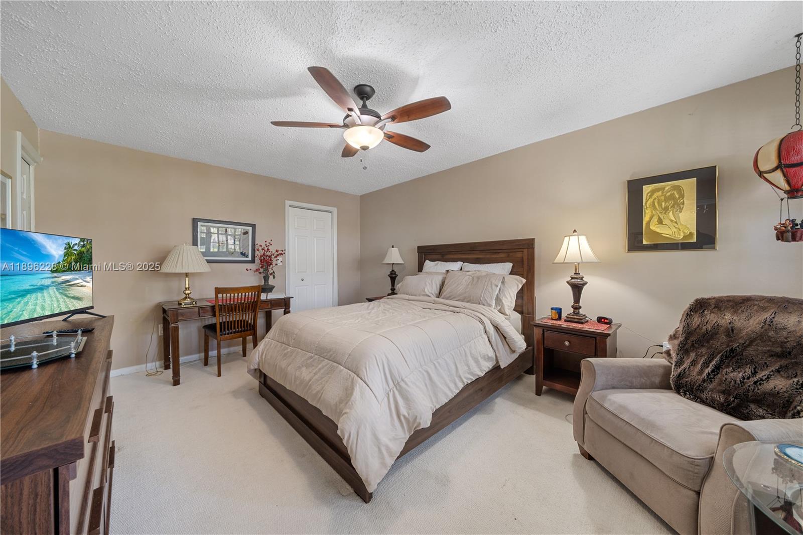 BRIAR BAY TWNHS ESTATES - Residential