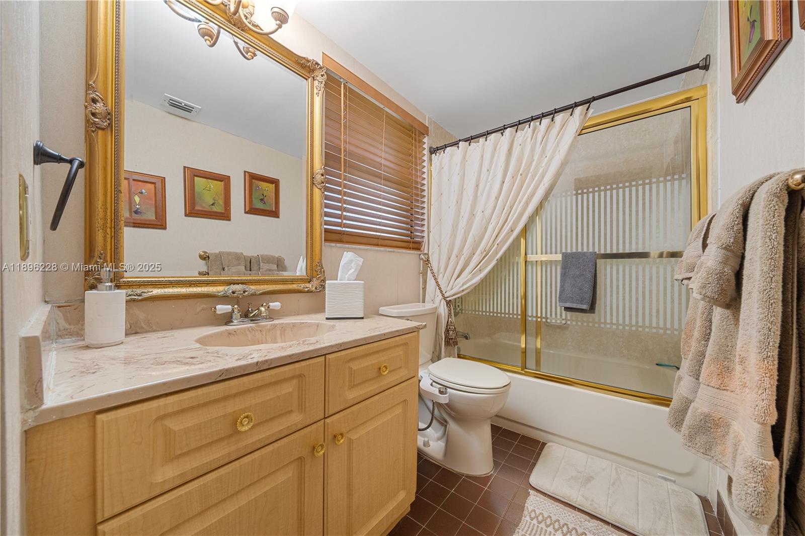 BRIAR BAY TWNHS ESTATES - Residential