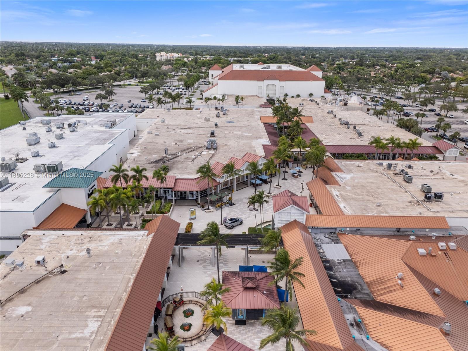 BRIAR BAY TWNHS ESTATES - Residential