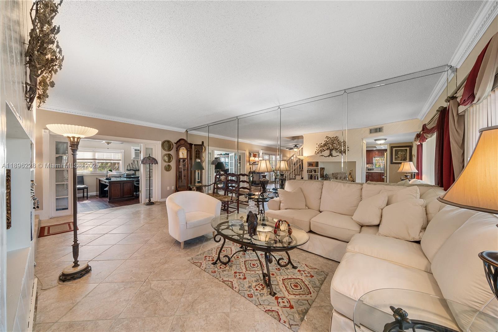 BRIAR BAY TWNHS ESTATES - Residential