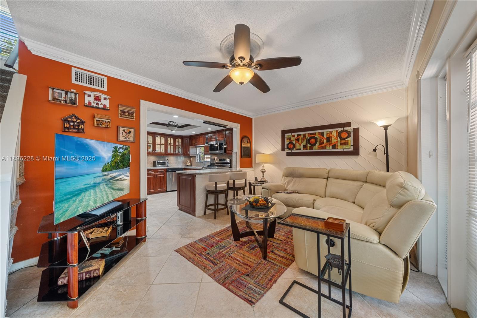 BRIAR BAY TWNHS ESTATES - Residential