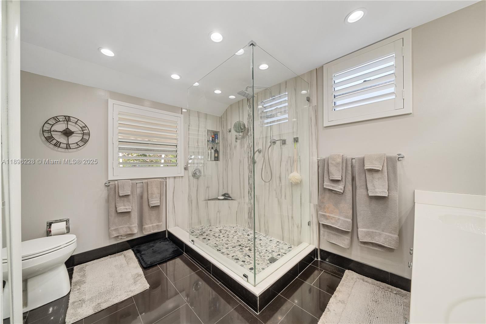 BRIAR BAY TWNHS ESTATES - Residential