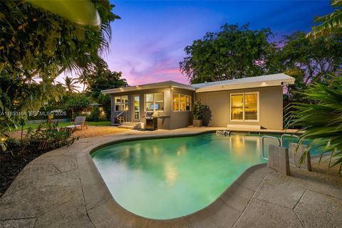 Photo of 608 NW 25th St, Wilton Manors, FL 33311 (MLS # A11853184)