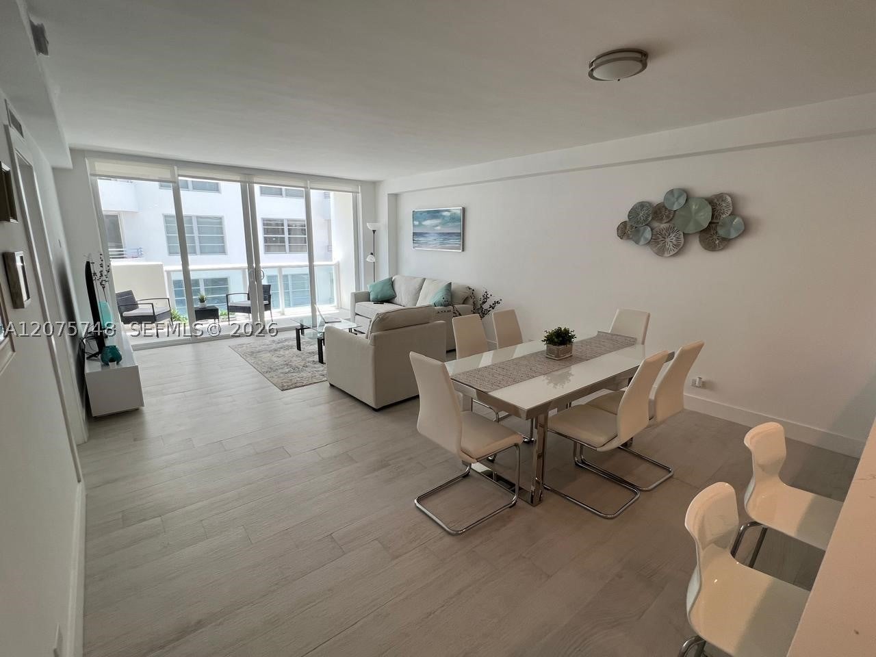 5601 Collins Ave 412A