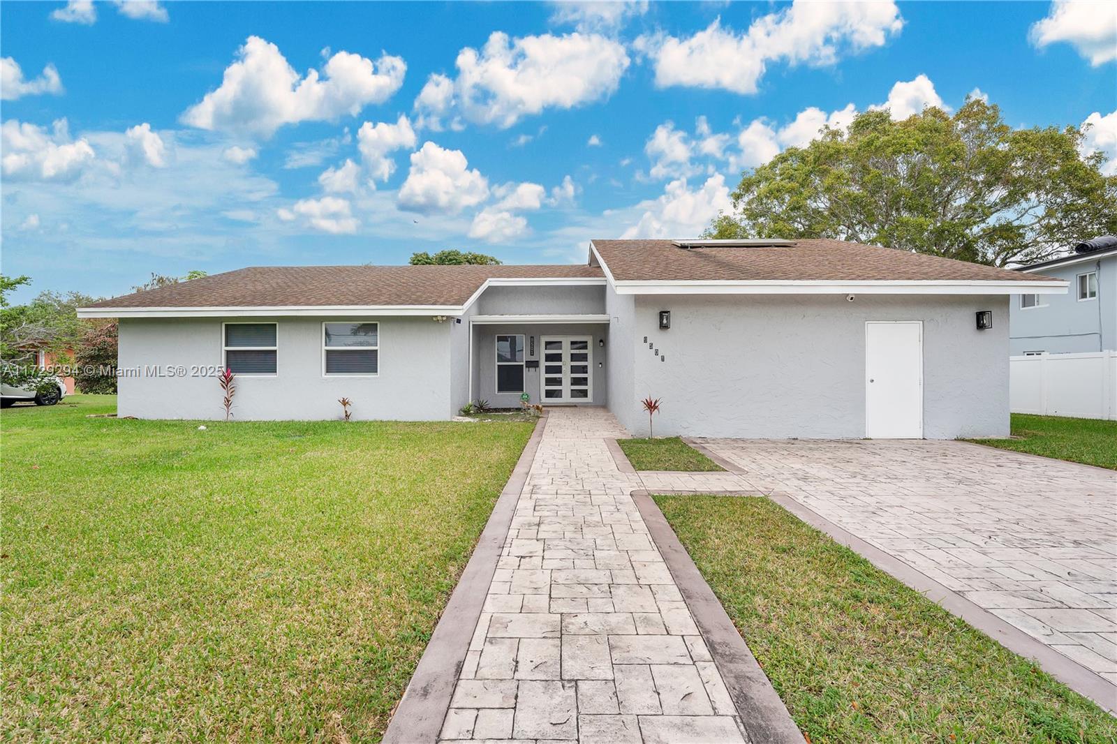 Rental Property at 9501 E Palmetto Club Ln E Ln, Palmetto Bay, Miami-Dade County, Florida - Bedrooms: 4 
Bathrooms: 2  - $4,400 MO.