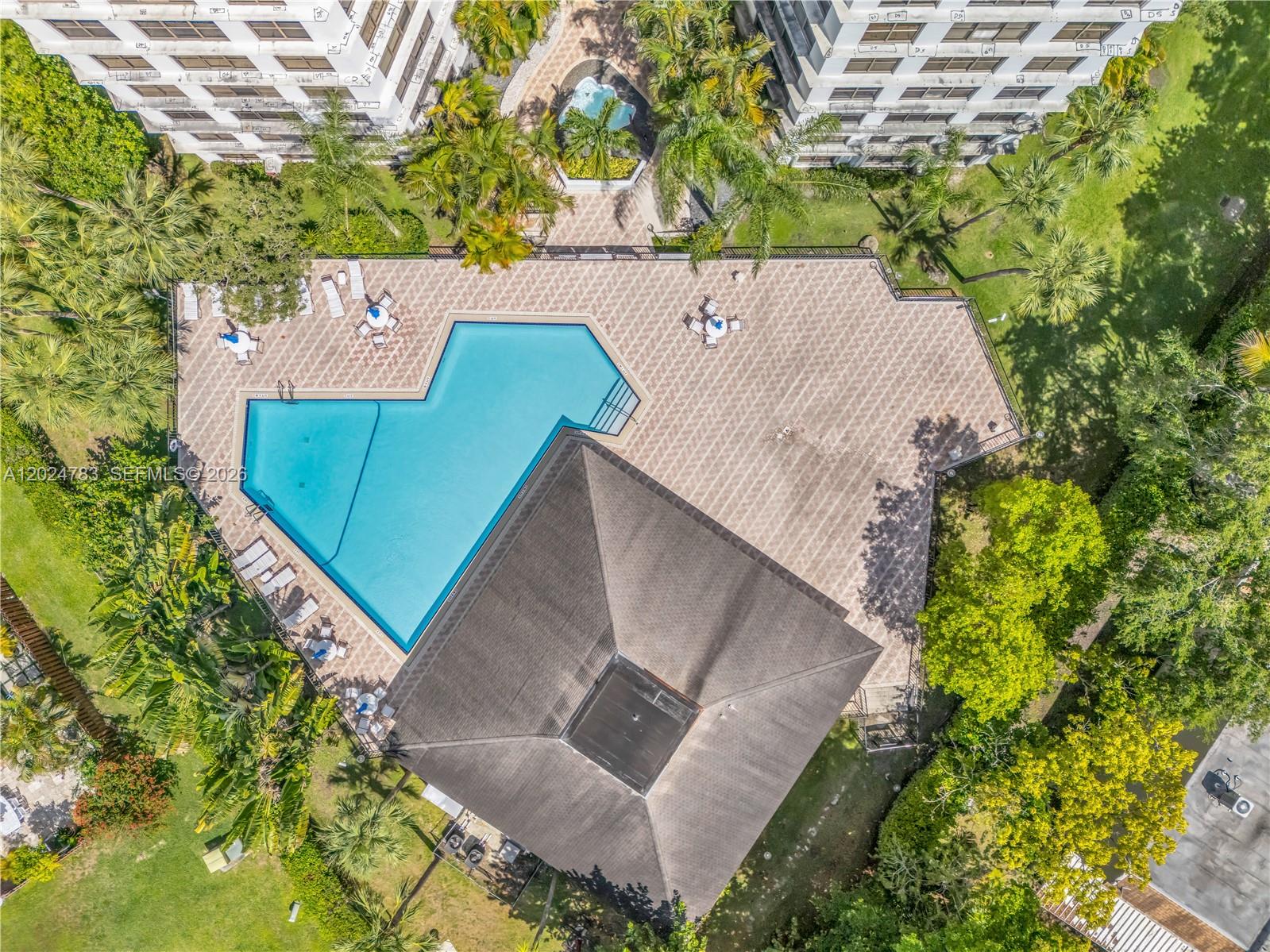 TOWERS OF KENDALE LAKES C - Residential