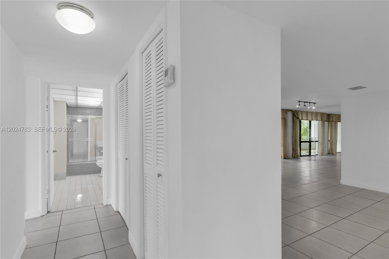 TOWERS OF KENDALE LAKES C - Residential