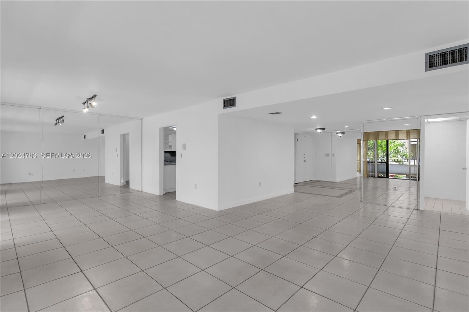 TOWERS OF KENDALE LAKES C - Residential