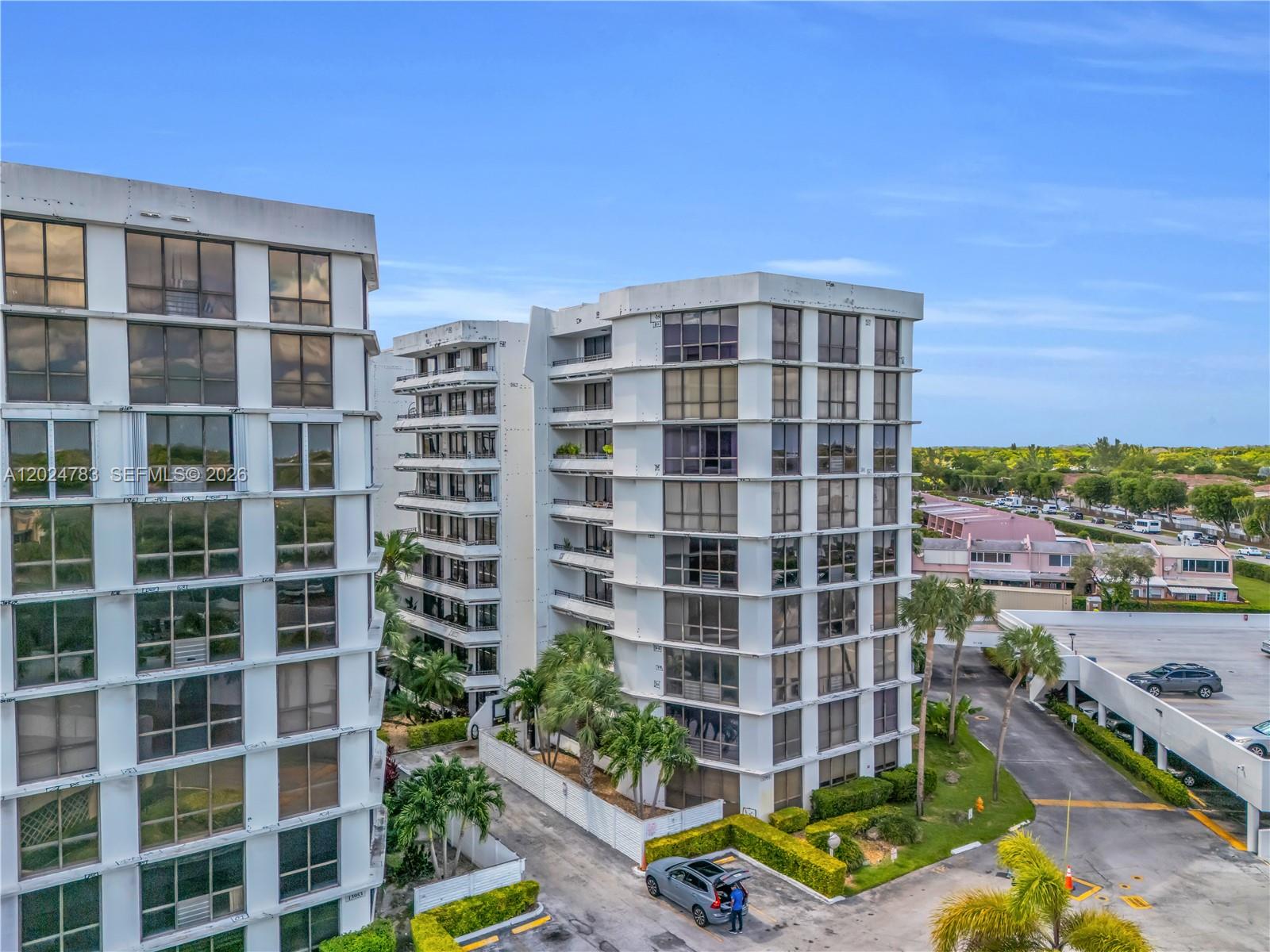 TOWERS OF KENDALE LAKES C - Residential