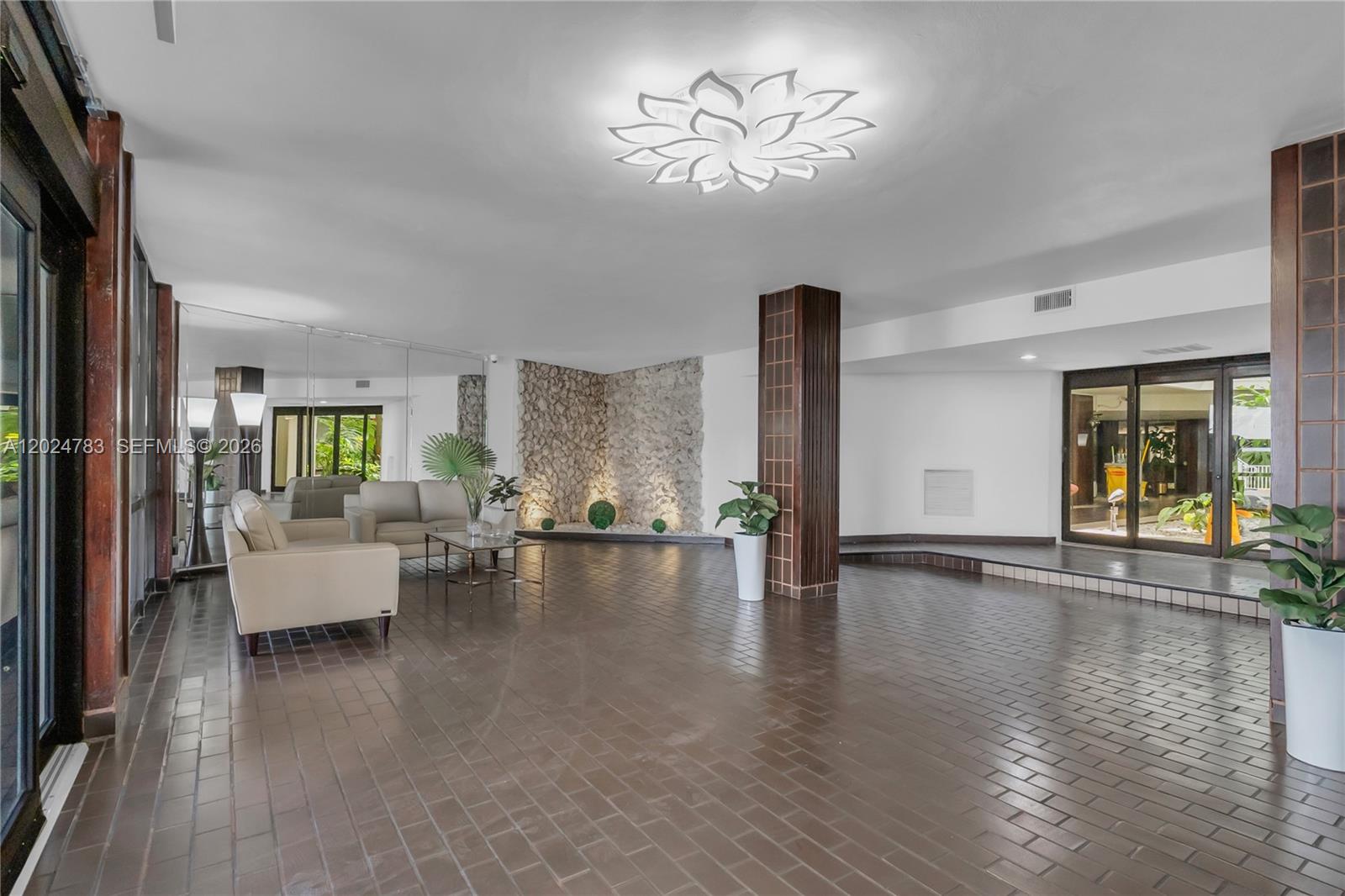 TOWERS OF KENDALE LAKES C - Residential