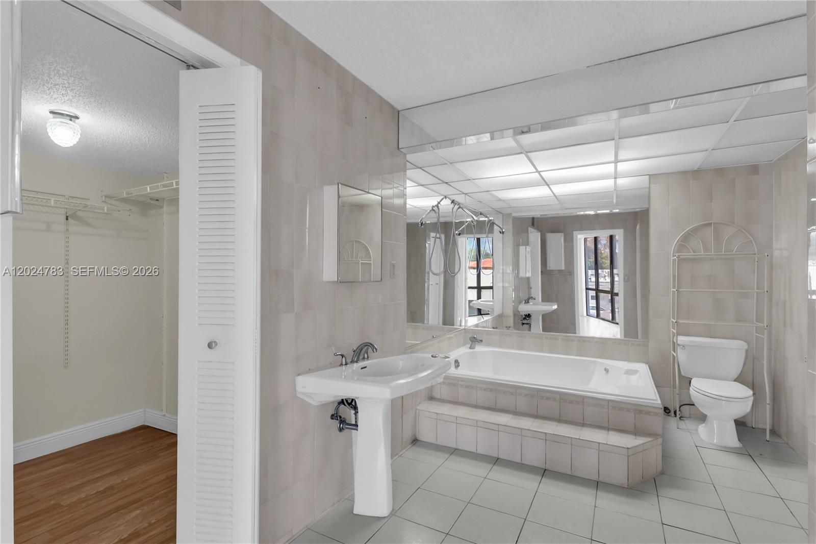 TOWERS OF KENDALE LAKES C - Residential