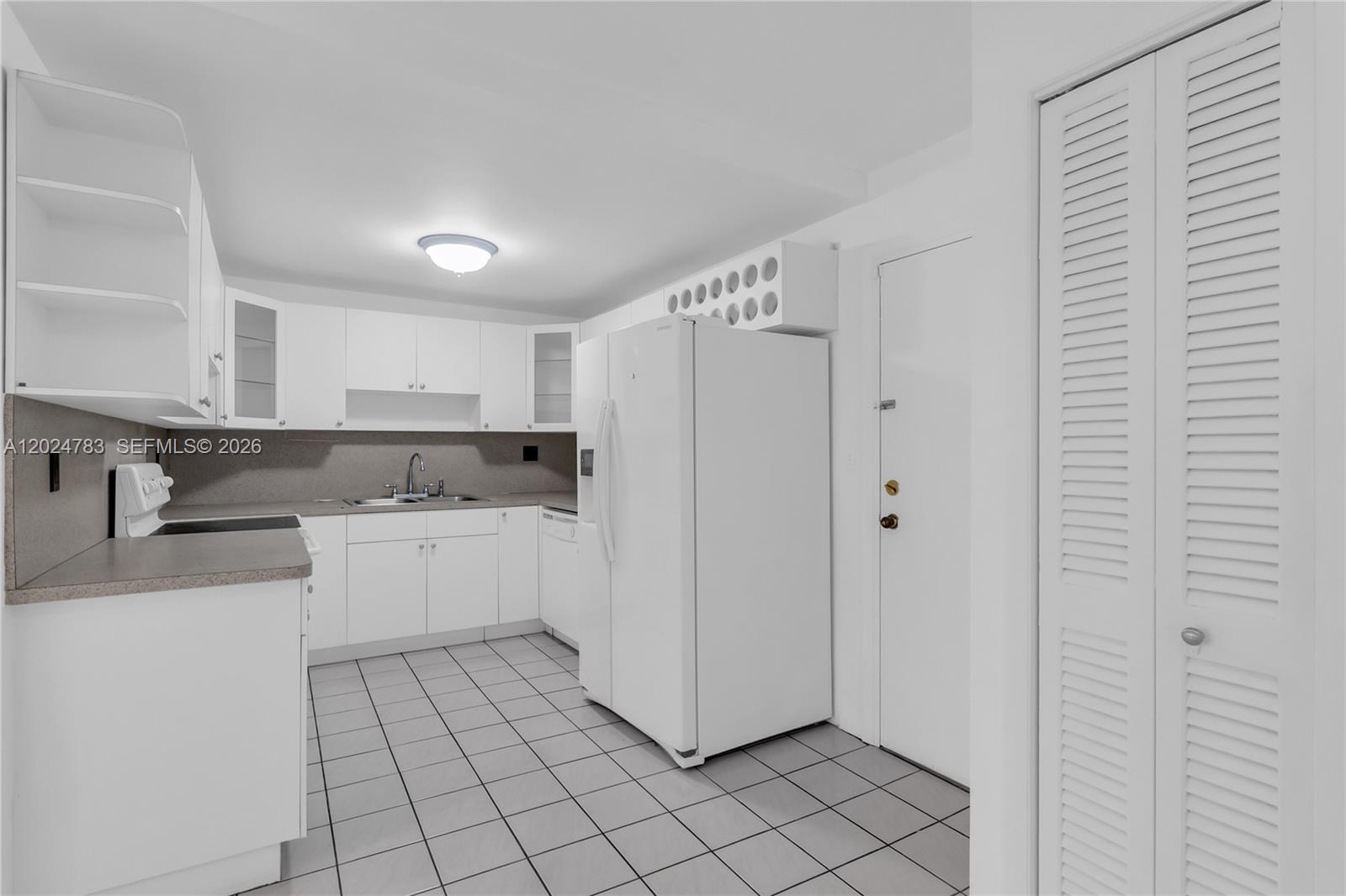 TOWERS OF KENDALE LAKES C - Residential
