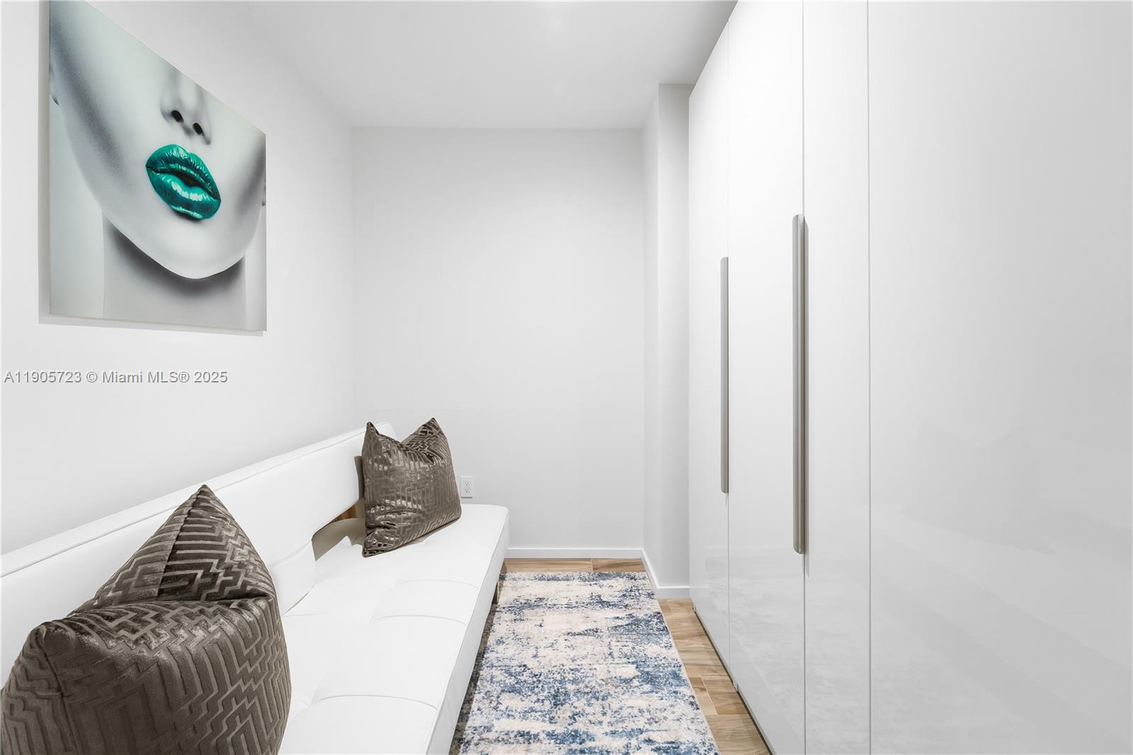 801 SMA RESIDENCES CONDO - Residential