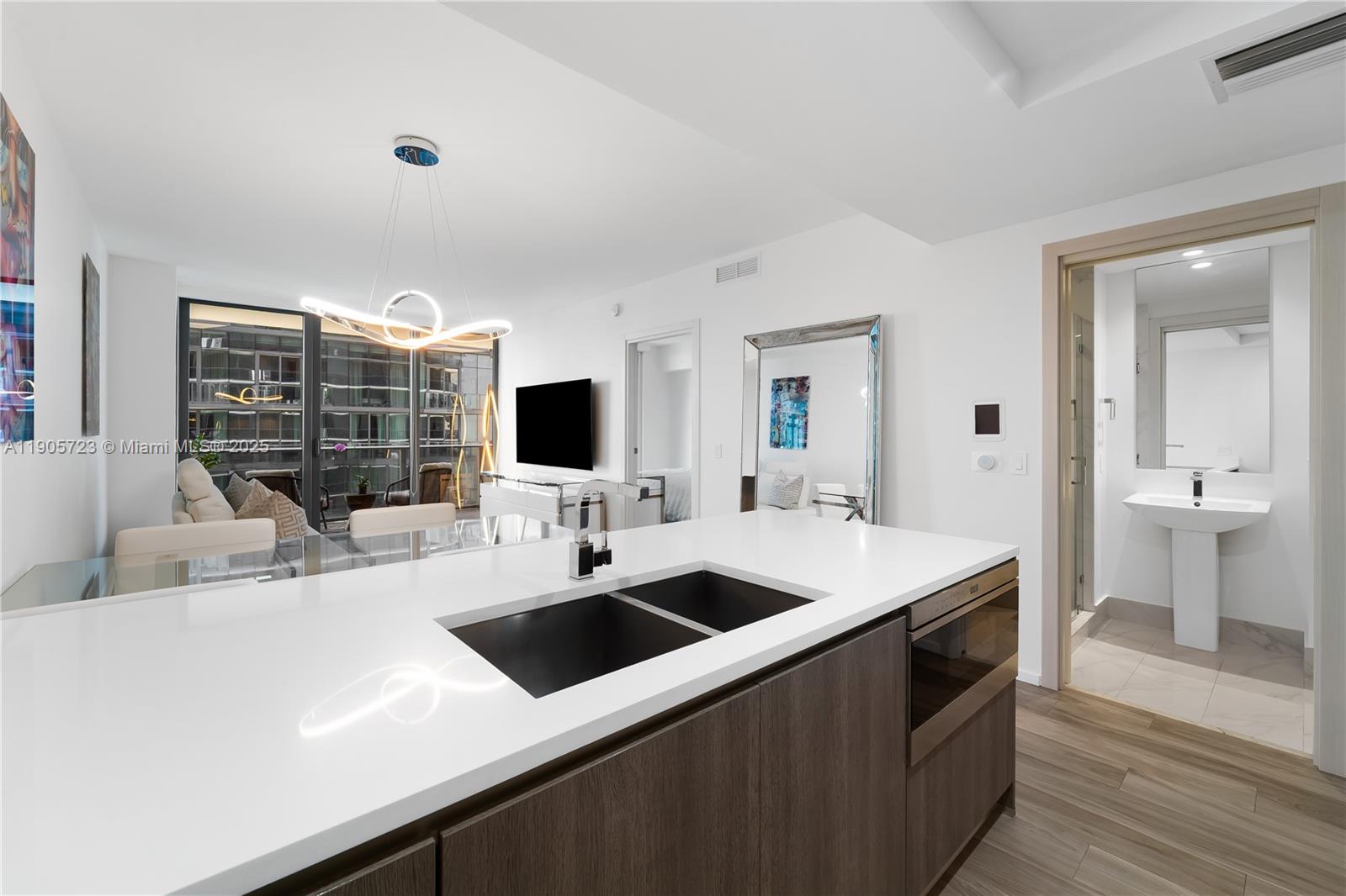 801 S Miami Ave 3907