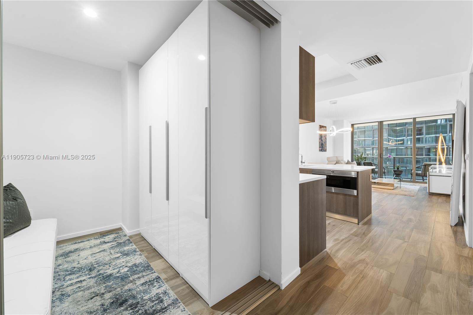 801 SMA RESIDENCES CONDO - Residential