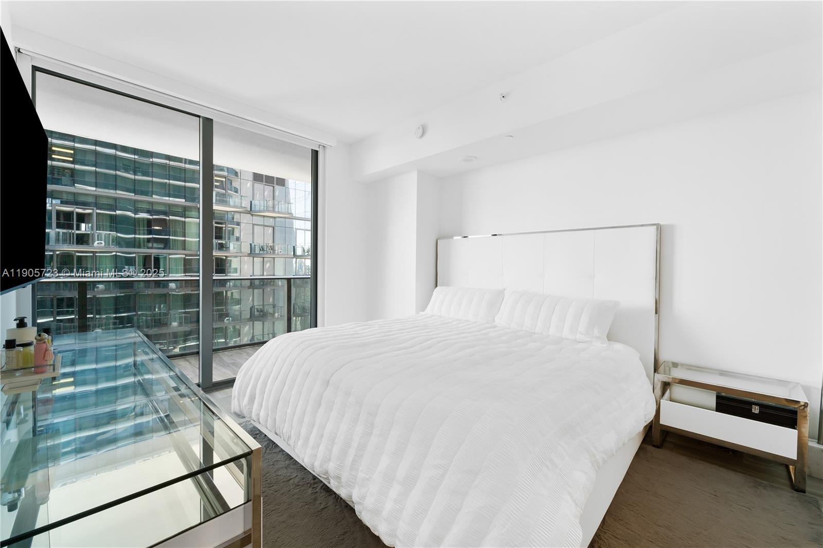 801 SMA RESIDENCES CONDO - Residential