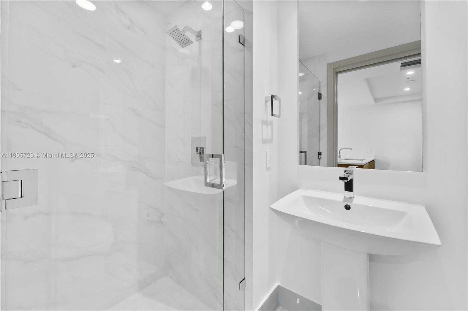 801 SMA RESIDENCES CONDO - Residential