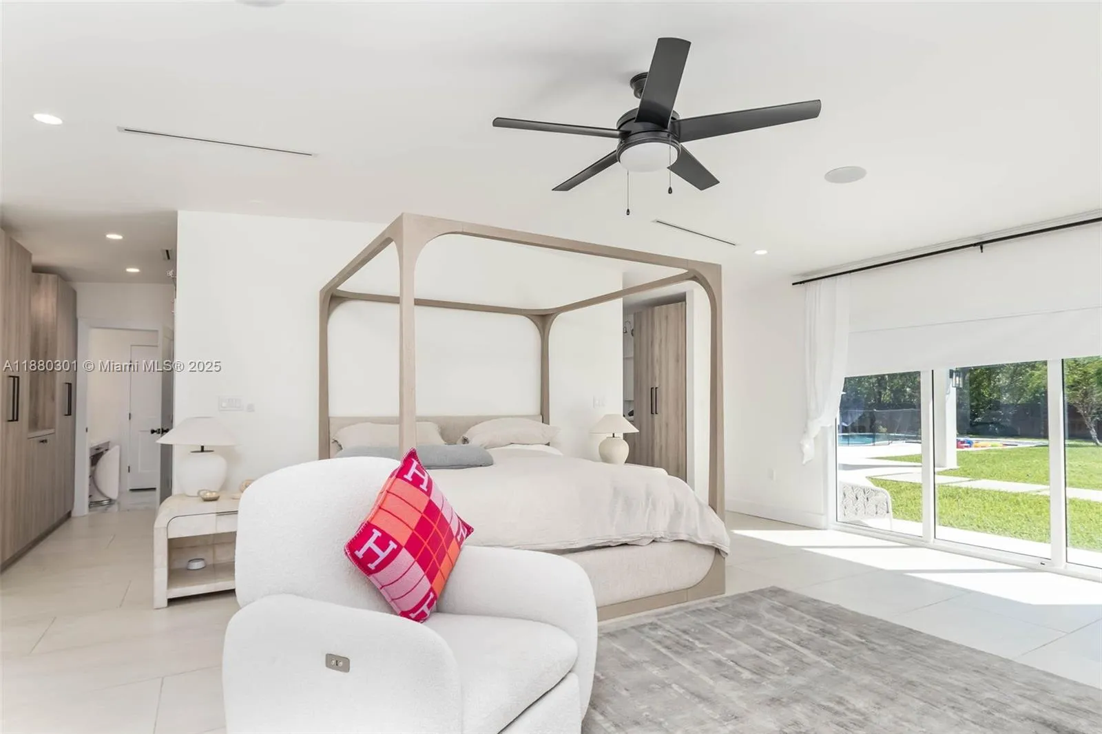 Palmetto Bay, Florida 33158, United States, 5 Bedrooms Bedrooms, ,4 BathroomsBathrooms,Residential,Active,212395