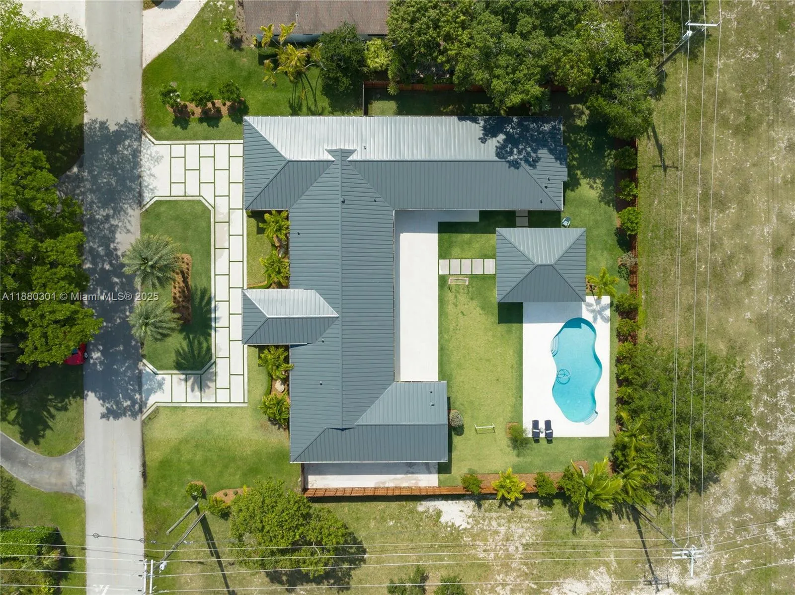 Palmetto Bay, Florida 33158, United States, 5 Bedrooms Bedrooms, ,4 BathroomsBathrooms,Residential,Active,212395