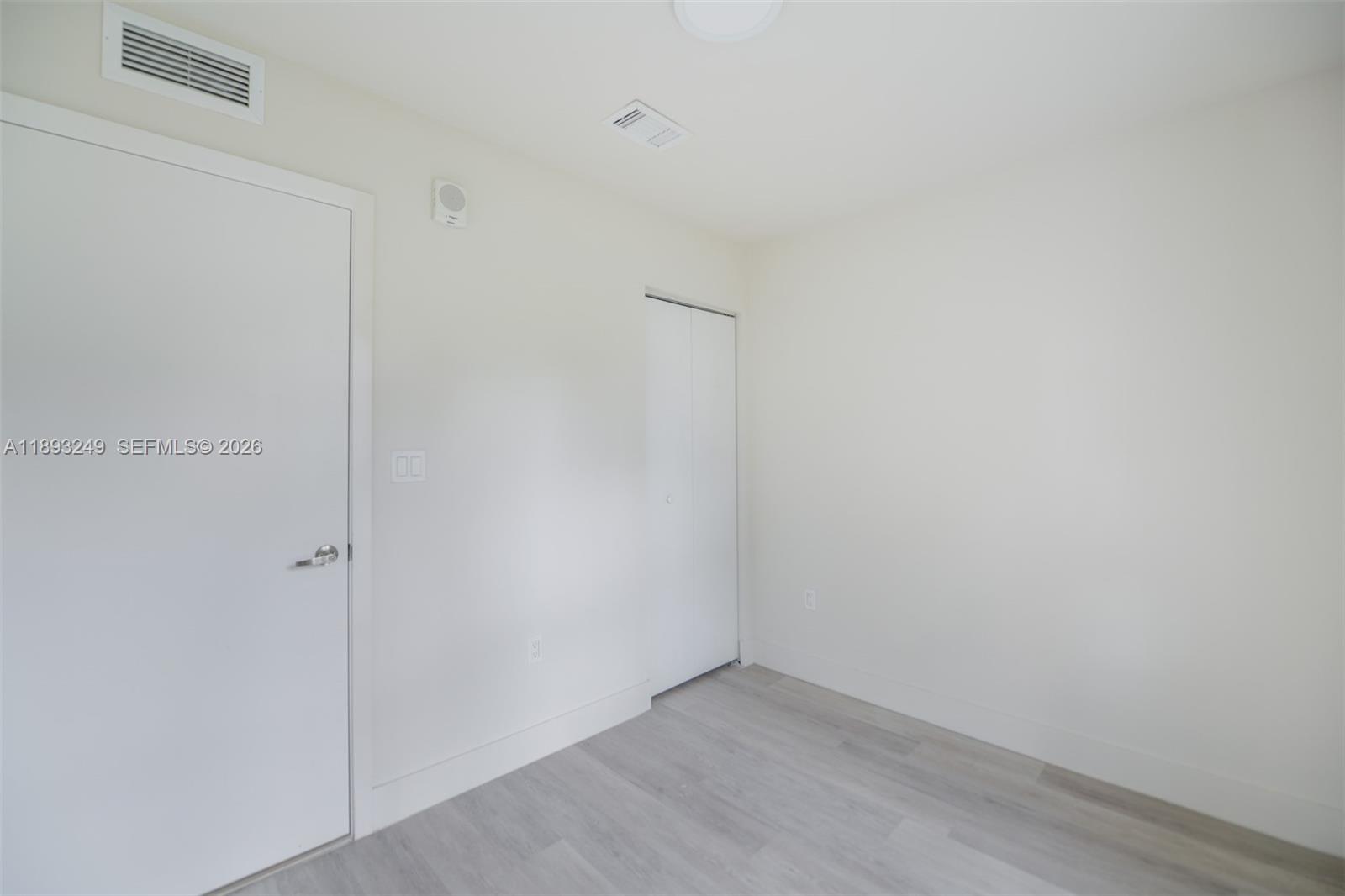 RIVERWOOD - Residential