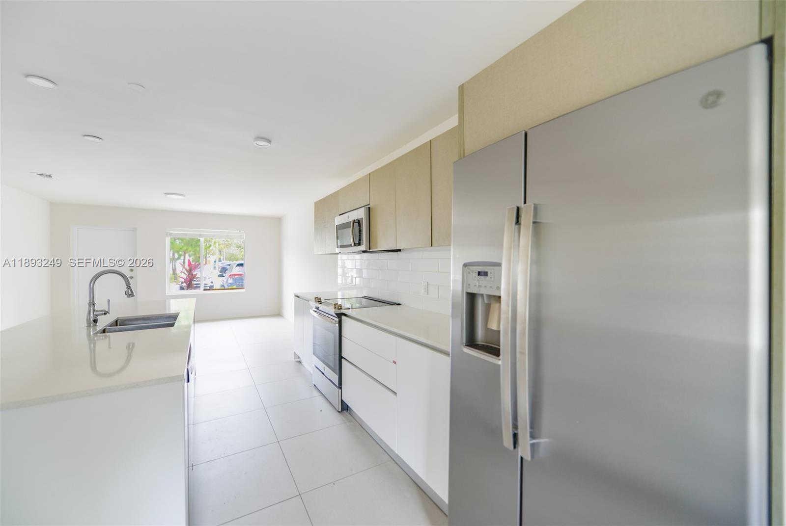 2535 NE 193rd St 3108