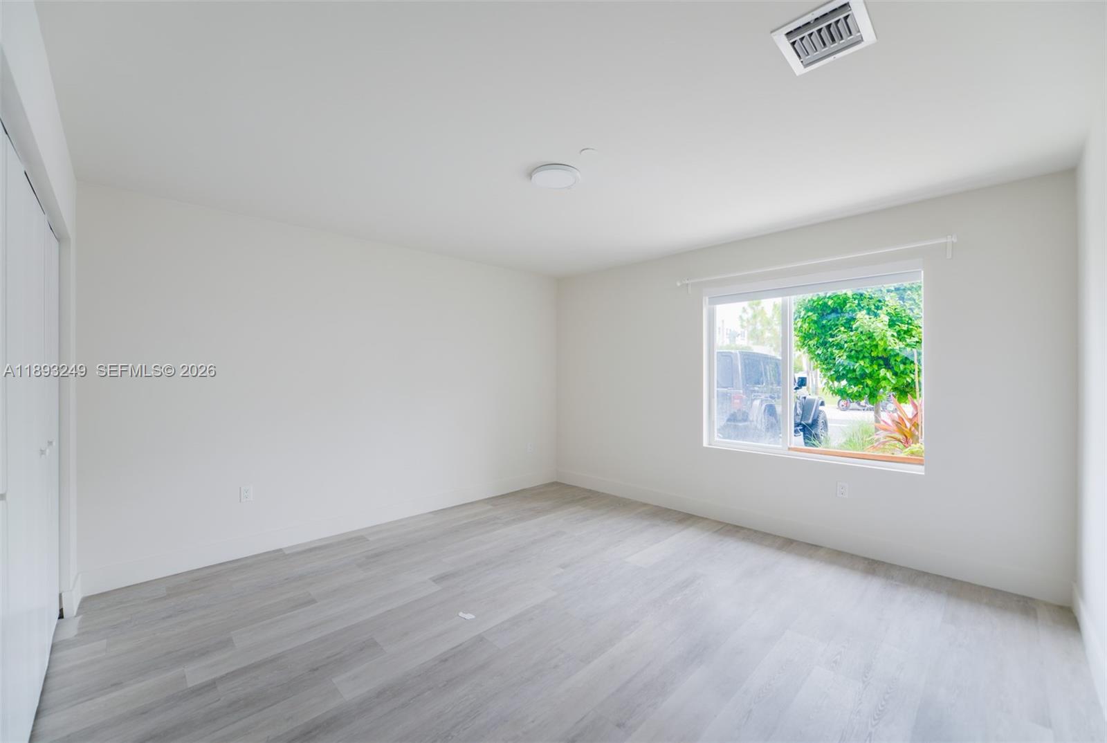 RIVERWOOD - Residential