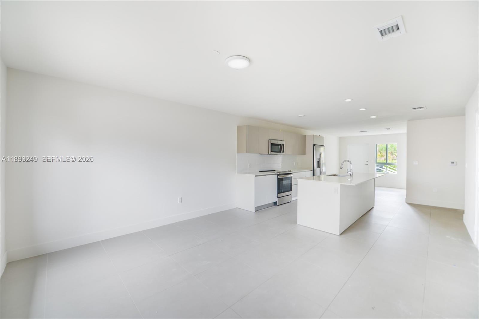 RIVERWOOD - Residential